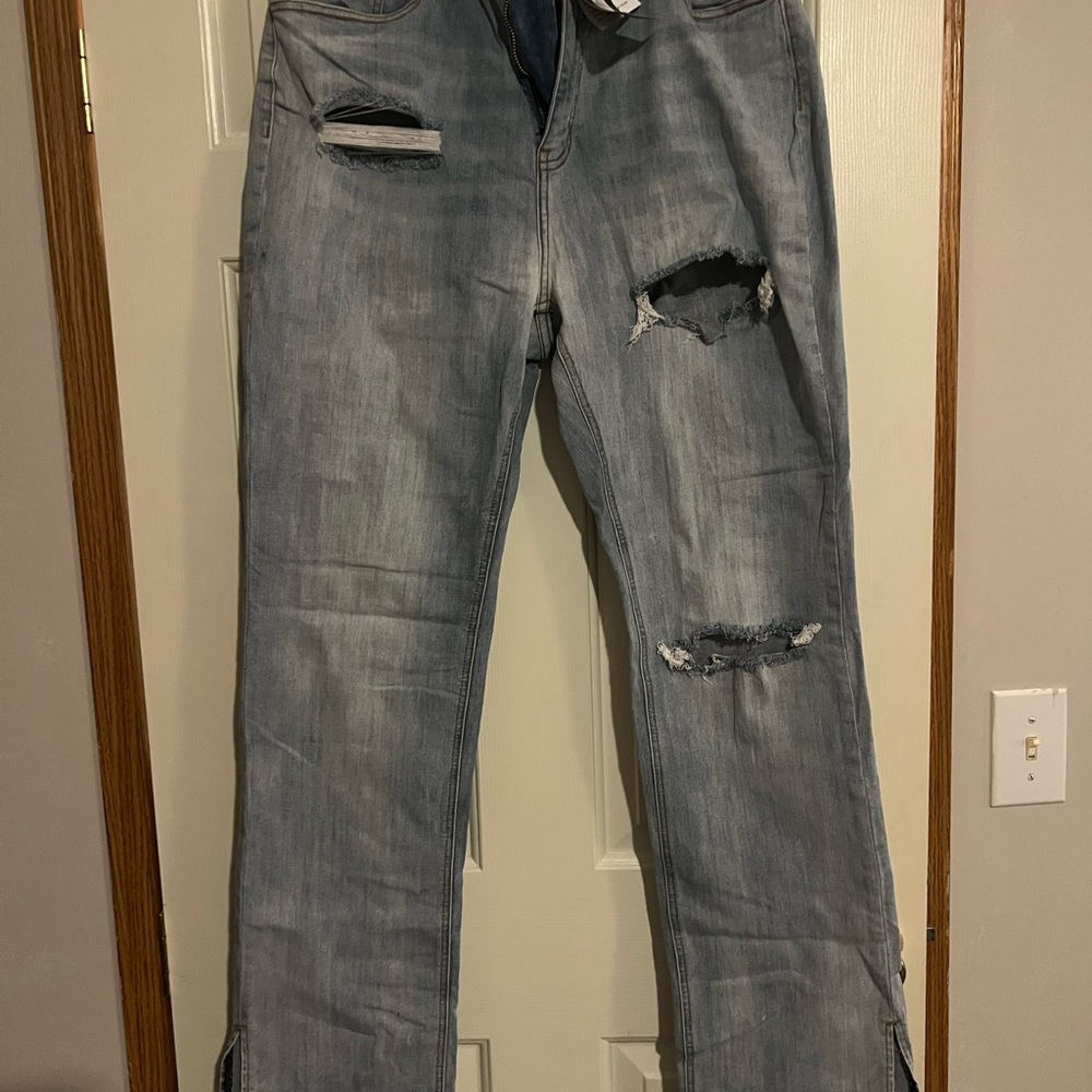 Distress savannah split Hem stretch jeans